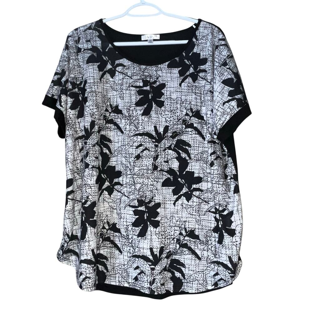 Jillian N Black and Gray Floral Print Short Sleeve Tee Size 1X